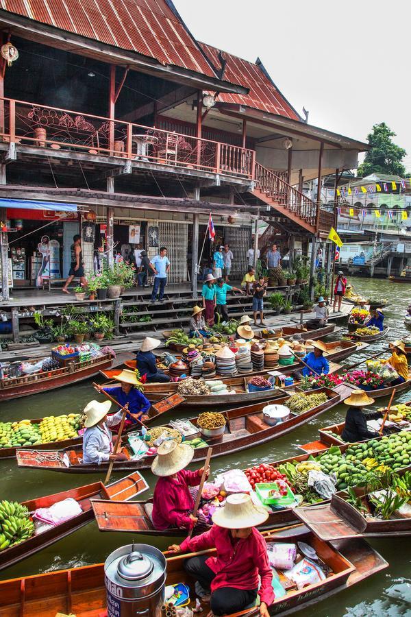 The Peace Hostel Damnoen Saduak Bagian luar foto