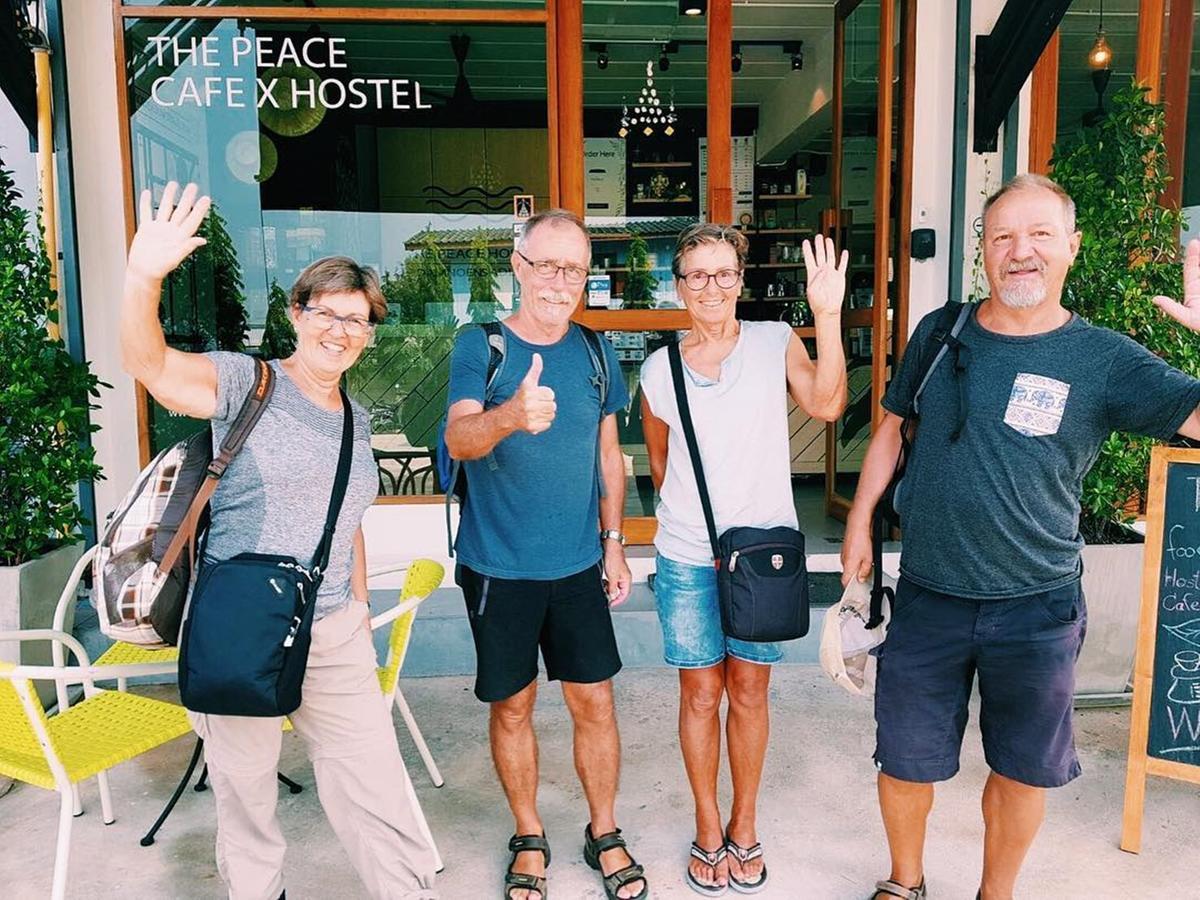 The Peace Hostel Damnoen Saduak Bagian luar foto