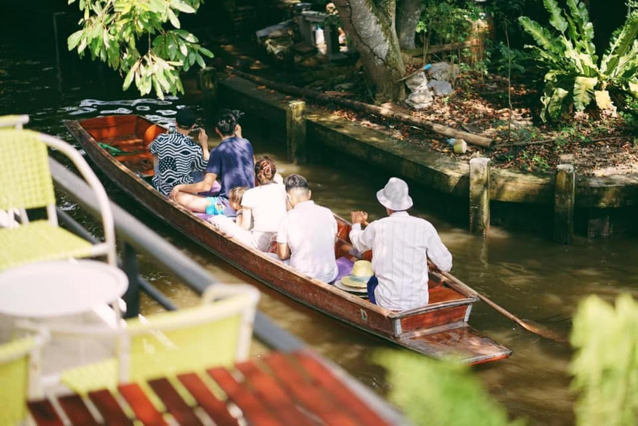 The Peace Hostel Damnoen Saduak Bagian luar foto